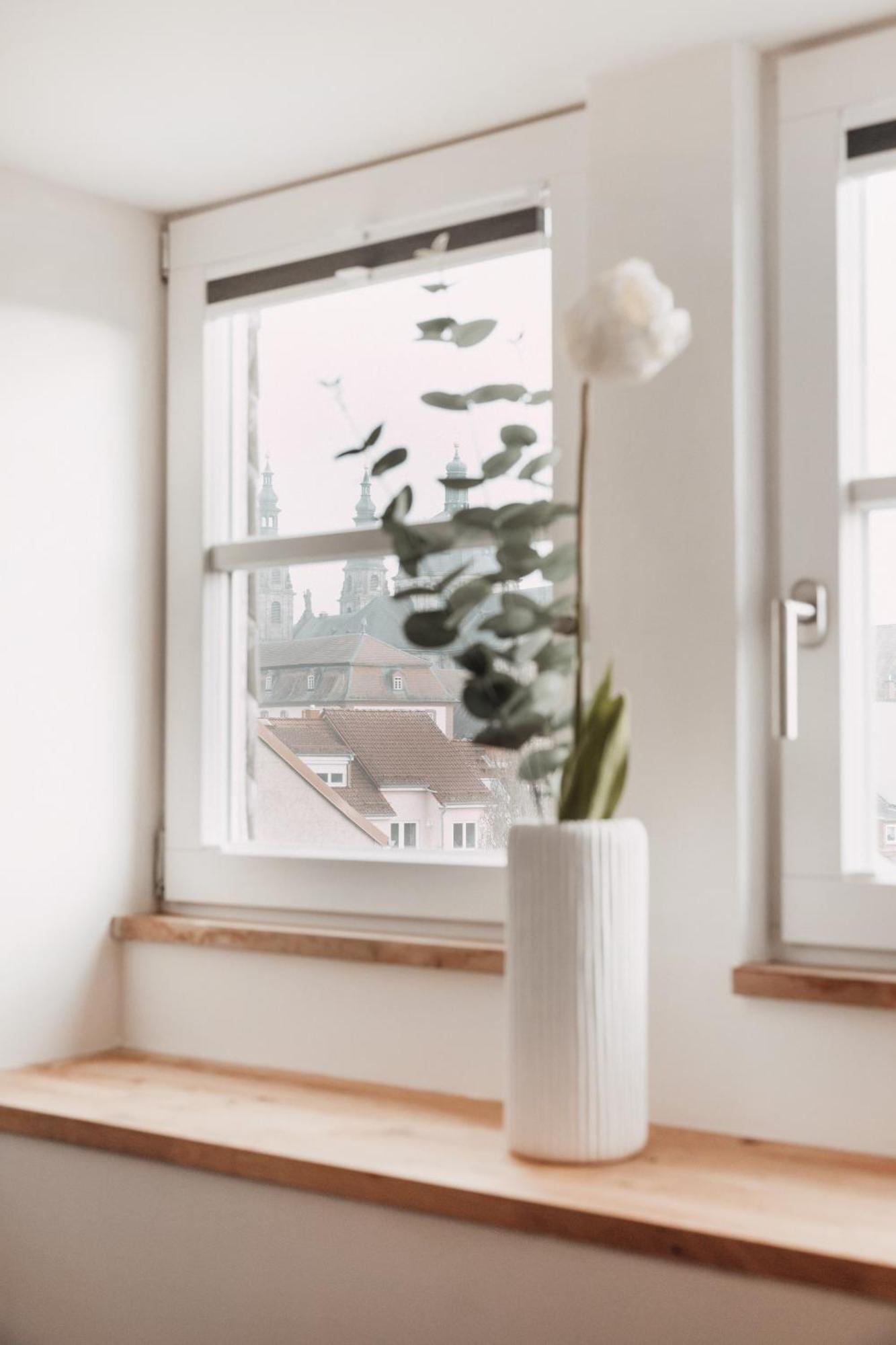 Dom Apartment IV - Modern & Zentral Mit Kostenfreiem Parkplatz フルダ エクステリア 写真